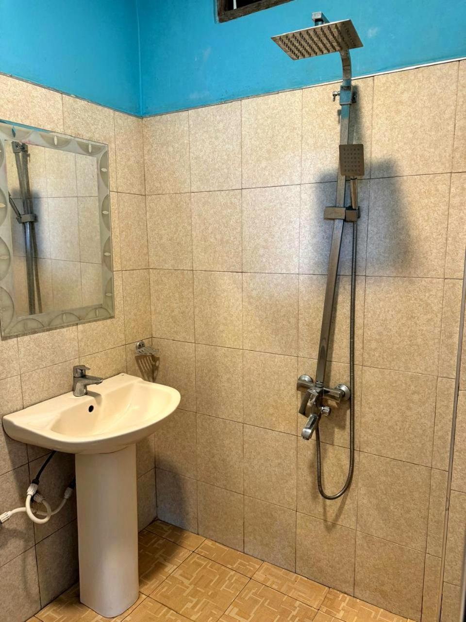 Chanidu Ella Inn Bagian luar foto