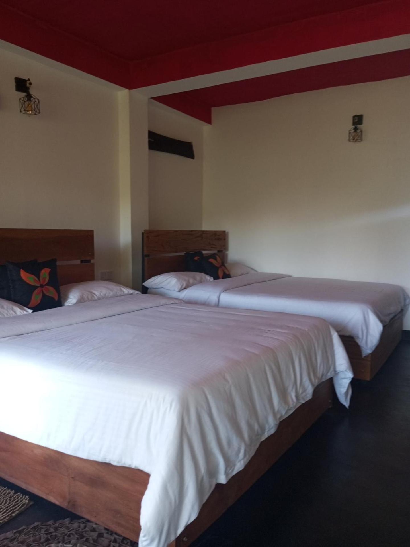 Chanidu Ella Inn Bagian luar foto
