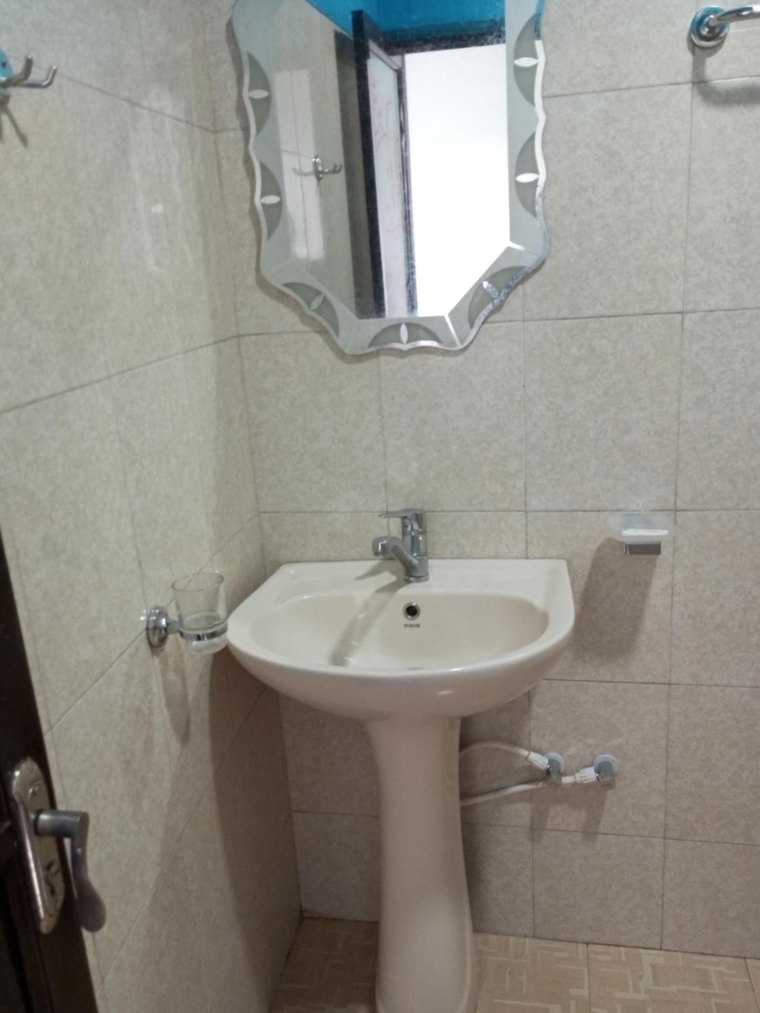 Chanidu Ella Inn Bagian luar foto